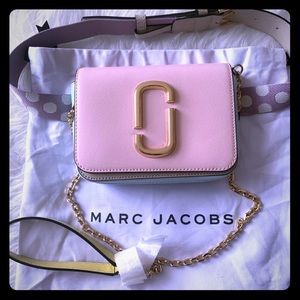 Marc Jacobs Hip Shot
